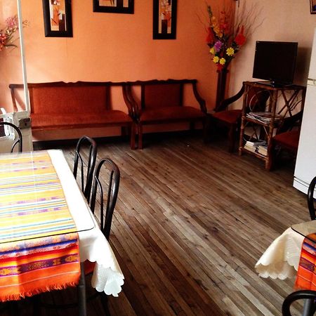 Hostal Yumbo Imperial Quito Luaran gambar