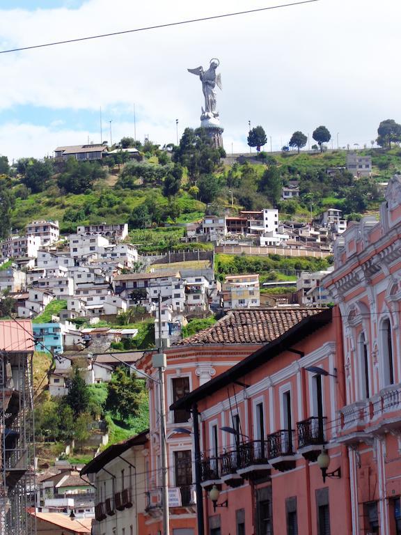 Hostal Yumbo Imperial Quito Luaran gambar